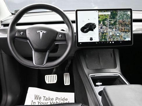 Used 2022 Tesla Model Y Performance image 36