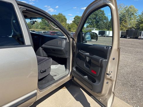 Used 2005 Dodge Ram 1500 Truck SLT image 17