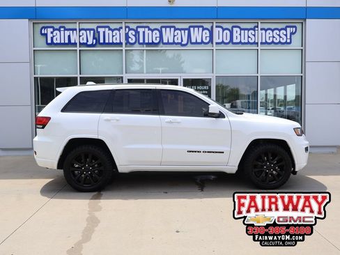 Used 2019 Jeep Grand Cherokee Altitude AWD/4WD image 1
