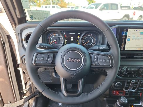 New 2025 Jeep Gladiator Willys image 10