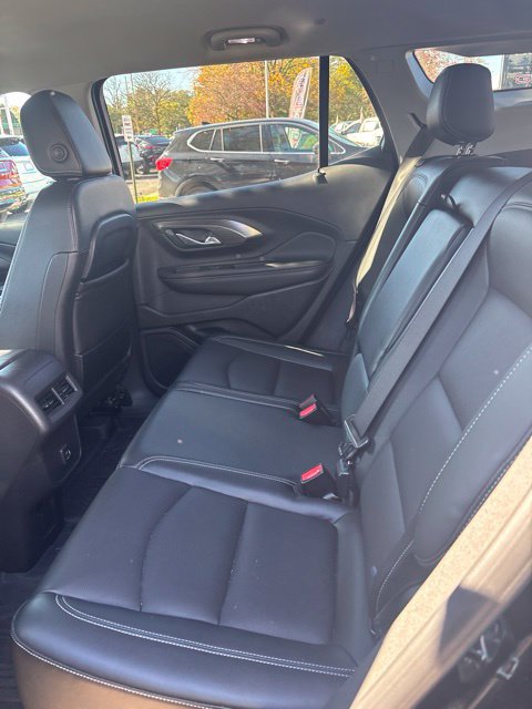 Used 2024 GMC Terrain SLT w/ LPO, Floor Liner Package AWD/4WD image 5