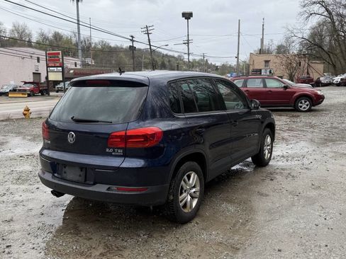 Used 2013 Volkswagen Tiguan S image 9