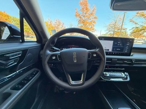 Certified 2024 Lincoln Corsair PREMIERE image 7