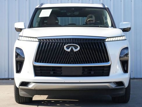 Used 2025 INFINITI QX80 Sensory image 7