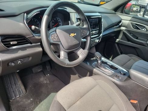 Used 2023 Chevrolet Traverse LT FWD image 6