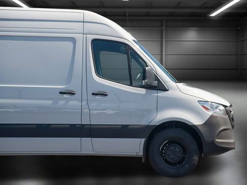 Used 2024 Mercedes-Benz Sprinter 144 Cargo image 8