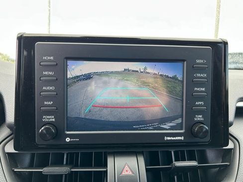 Used 2022 Toyota RAV4 XLE AWD/4WD image 16