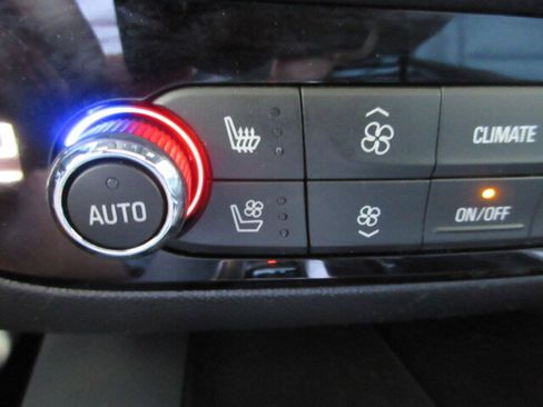 Used 2024 Buick Enclave Premium w/ Experience Buick Package image 30