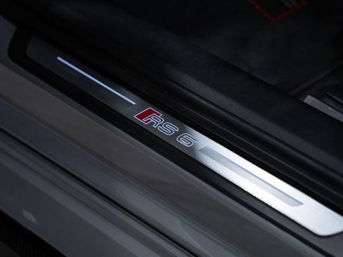Used 2022 Audi RS 6 4.0T quattro Avant w/ Carbon Optic Package image 67