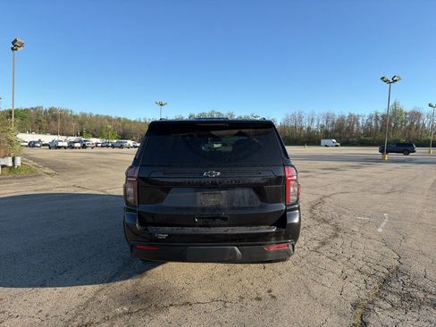 Used 2023 Chevrolet Suburban Z71 w/ Luxury Package image 4