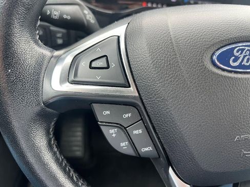 Used 2022 Ford Edge Titanium image 17