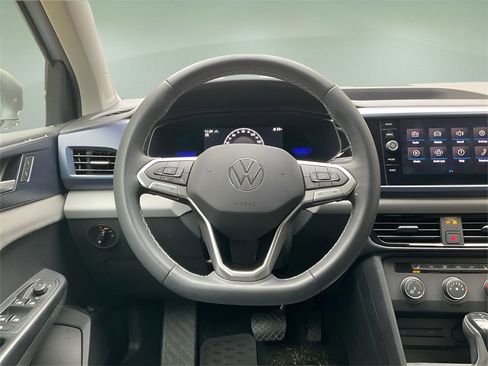 Used 2022 Volkswagen Taos SE image 18