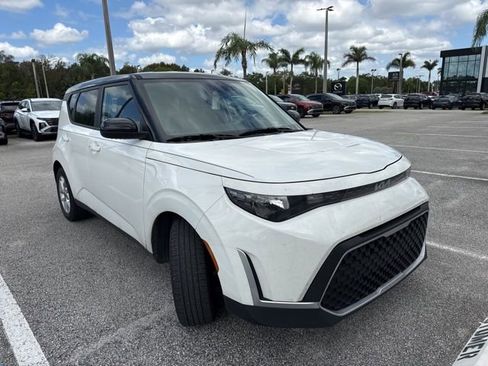 Used 2025 Kia Soul S FWD image 5