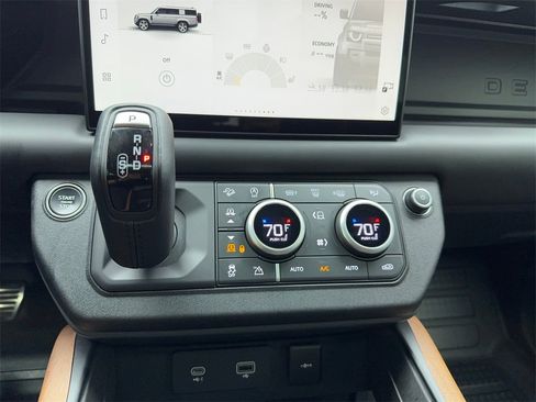 Used 2024 Land Rover Defender 130 X image 30