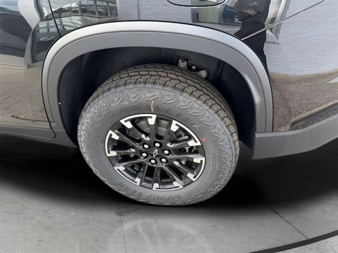 New 2026 Chevrolet Traverse Z71 w/ Driver Confidence Package image 8