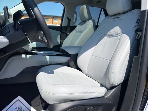 Certified 2025 Ford Explorer Platinum w/ LUX Leather Package AWD/4WD image 21