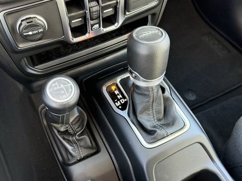 New 2025 Jeep Gladiator Sport image 22