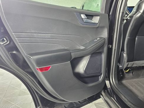 Used 2024 Ford Escape Platinum image 32