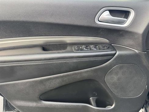 Used 2020 Dodge Durango SXT image 11