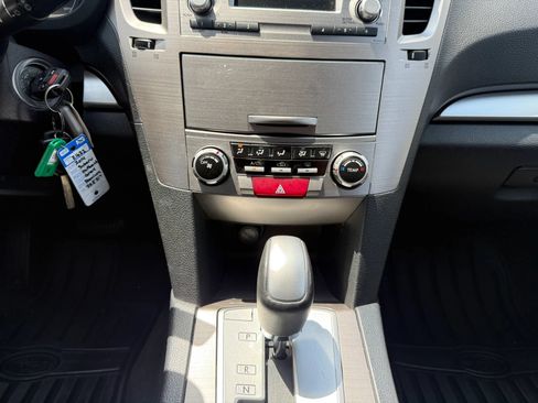 Used 2014 Subaru Outback 2.5i Premium AWD/4WD image 24