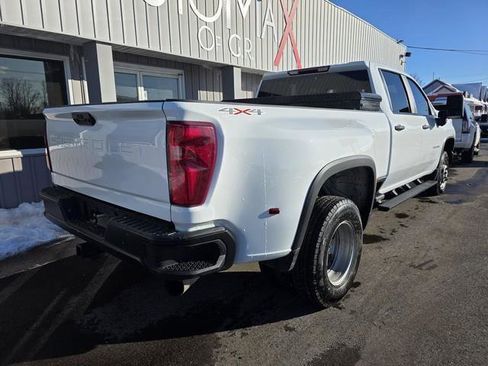 Used 2024 Chevrolet Silverado 3500 W/T image 4