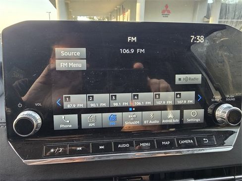 Used 2023 Mitsubishi Outlander SE image 5