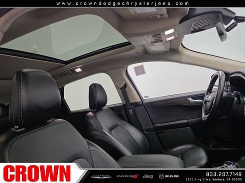 Used 2020 Ford Escape Titanium FWD image 10