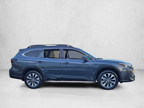 Used 2023 Subaru Outback Limited AWD/4WD image 4