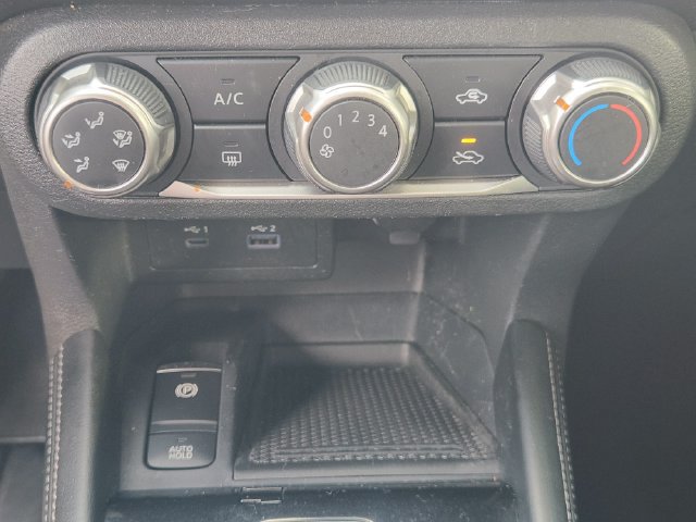 Used 2024 Nissan Kicks SV FWD image 18