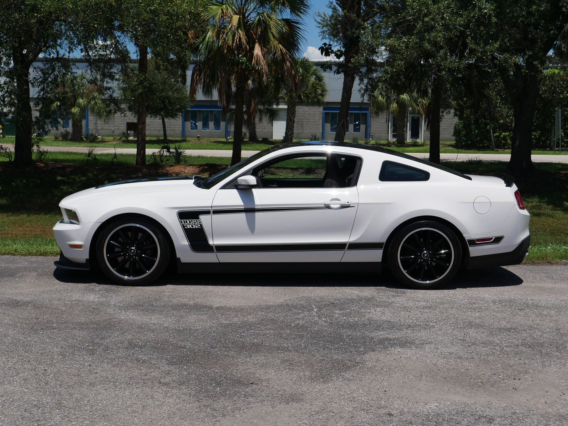 Used 2012 Ford Mustang Boss 302 w/ Boss 302 Accessory Pkg RWD image 19