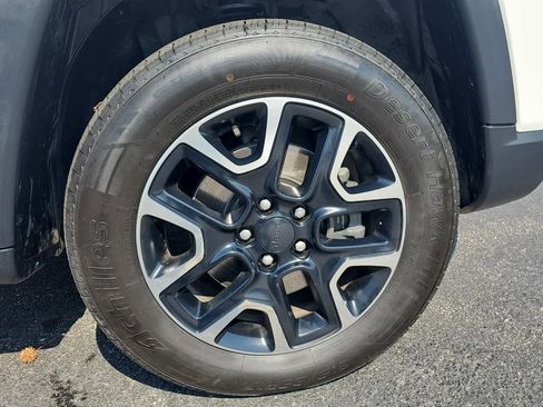 Used 2019 Jeep Compass Trailhawk image 12