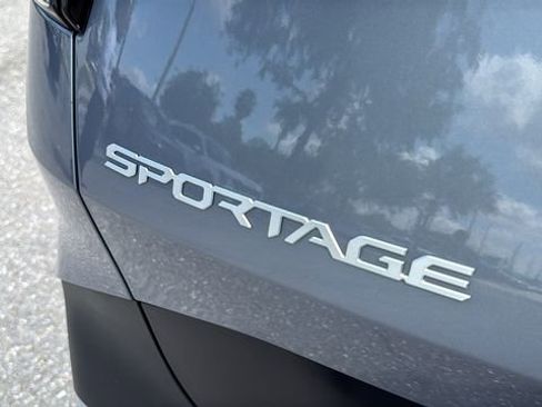 Used 2025 Kia Sportage EX image 7