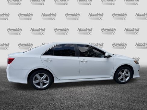 Used 2013 Toyota Camry SE FWD image 10