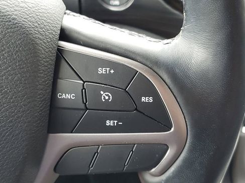 Used 2021 Jeep Grand Cherokee Altitude AWD/4WD image 24