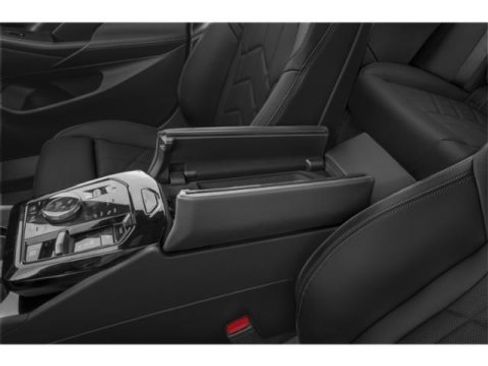 Used 2026 BMW 530i xDrive w/ Premium Package AWD/4WD image 17