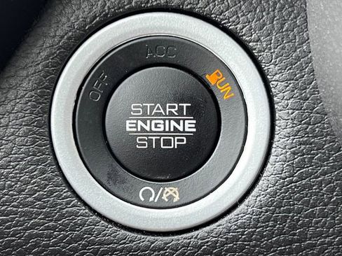 Used 2019 RAM 1500 Tradesman AWD/4WD image 25