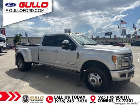 Used 2017 Ford F350 Platinum w/ Platinum Ultimate Package AWD/4WD image 2