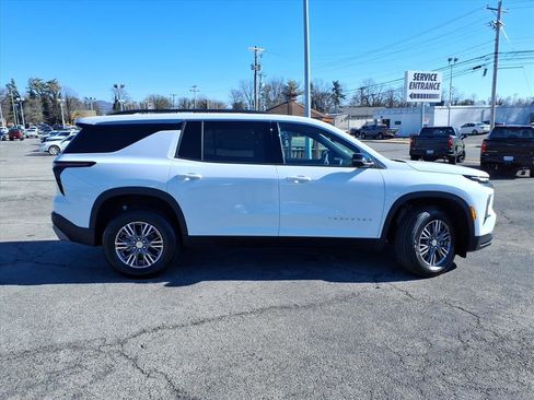 New 2026 Chevrolet Traverse LT w/ Driver Confidence Package image 3