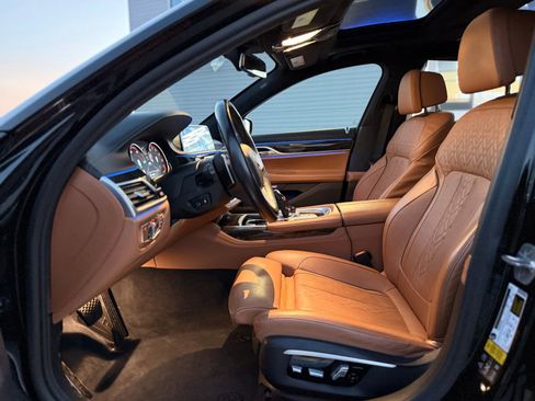 Used 2017 BMW 750i xDrive 750i xDrive image 18