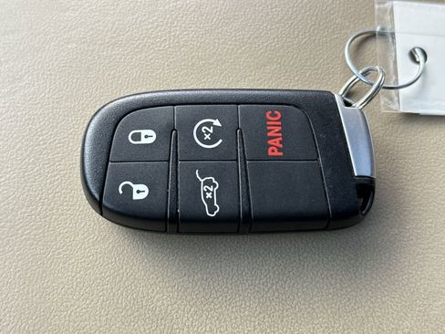 Used 2014 Jeep Grand Cherokee Overland w/ Advanced Technology Group image 34