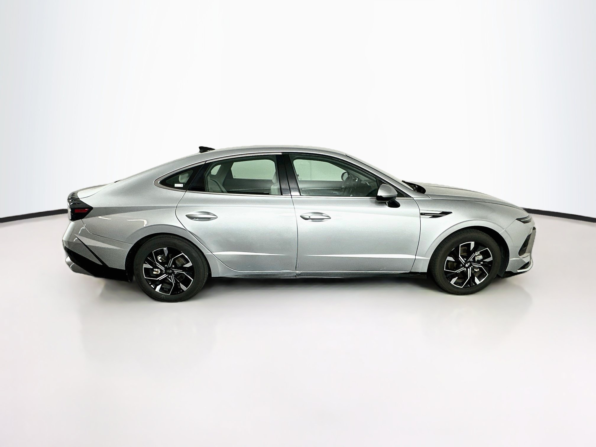 Used 2025 Hyundai Sonata SEL FWD image 10