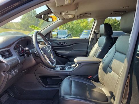 Used 2023 GMC Acadia SLT image 16