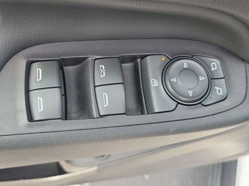 Used 2018 Chevrolet Equinox LT FWD image 11