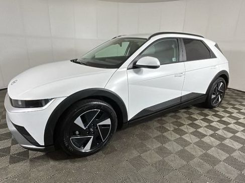 Certified 2025 Hyundai Ioniq 5 SEL AWD/4WD image 6