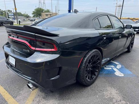Used 2018 Dodge Charger R/T Scat Pack w/ Dynamics Package RWD image 6