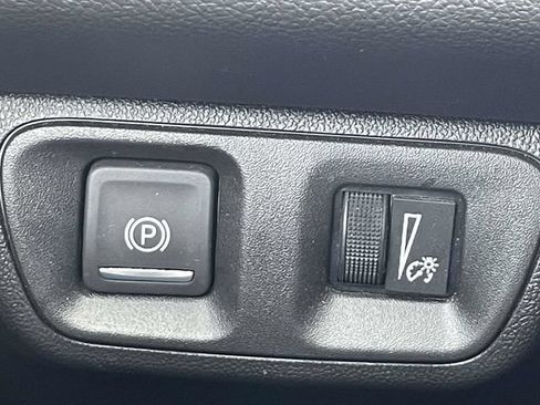 Certified 2023 GMC Acadia SLE w/ Driver Convenience Package AWD/4WD image 33