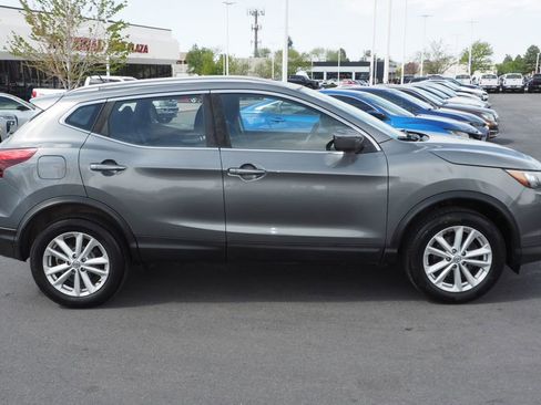 Used 2018 Nissan Rogue Sport SV AWD/4WD image 8