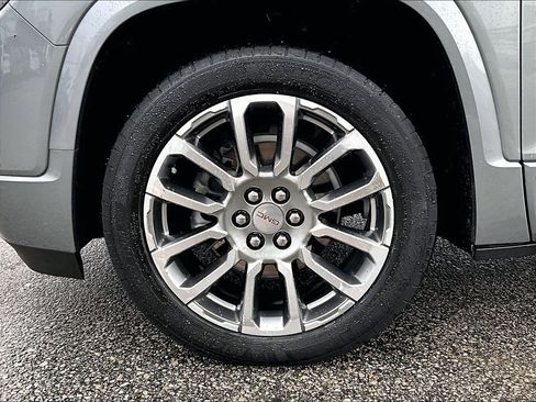 Used 2023 GMC Acadia Denali w/ Denali Ultimate Package AWD/4WD image 7