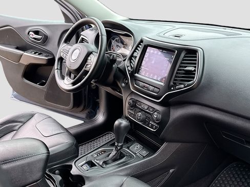 Used 2021 Jeep Cherokee Latitude Lux w/ Comfort/Convenience Group image 5