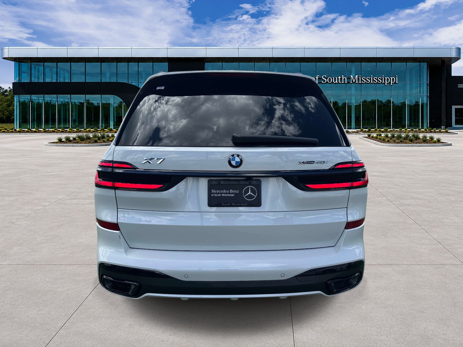 Used 2026 BMW X7 xDrive40i w/ M Sport Package AWD/4WD image 7